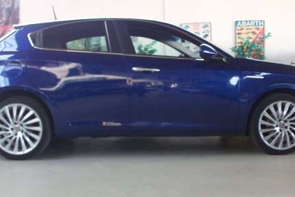 Alfa Romeo Giulietta 89.900 km 12.200 &euro; Neu-Anspach 61267