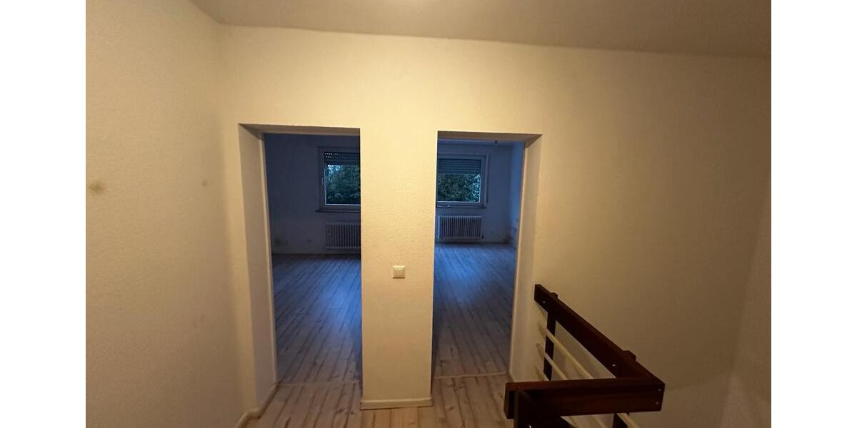 Reihen-Mittelhaus in ruhiger Wohnlage mit Südgarten und Carport 4 zimmer