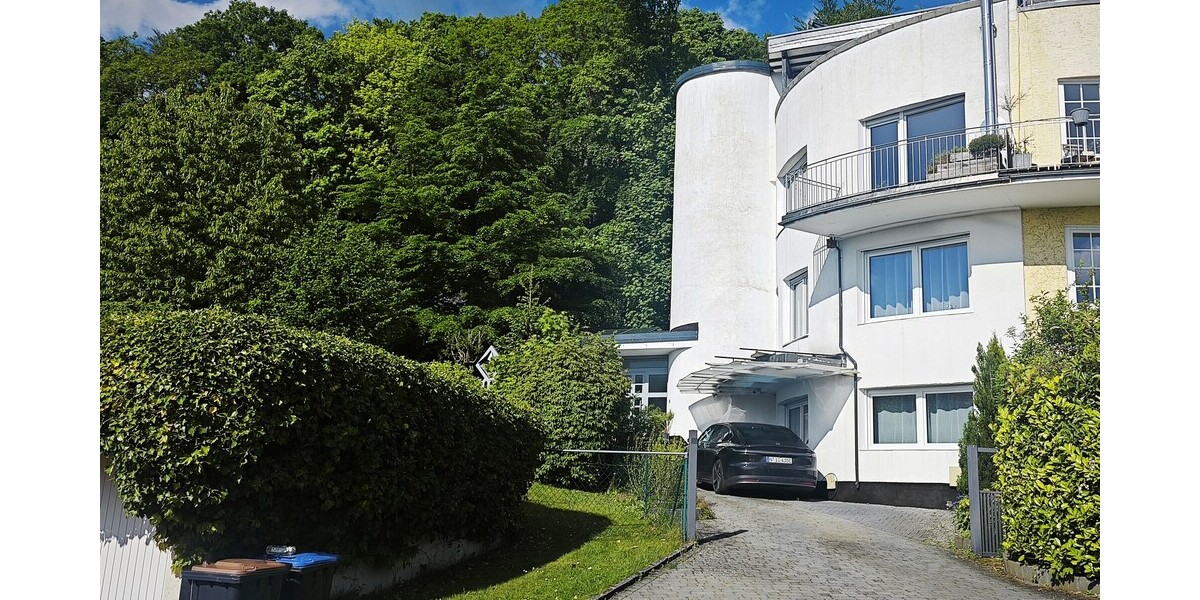 Glashütten: Einzigartiges Architektenhaus am Sonnenhang mit beeindruckendem Fernblick. - Doppelhaushälfte Glashütten | Angebot:26190652
