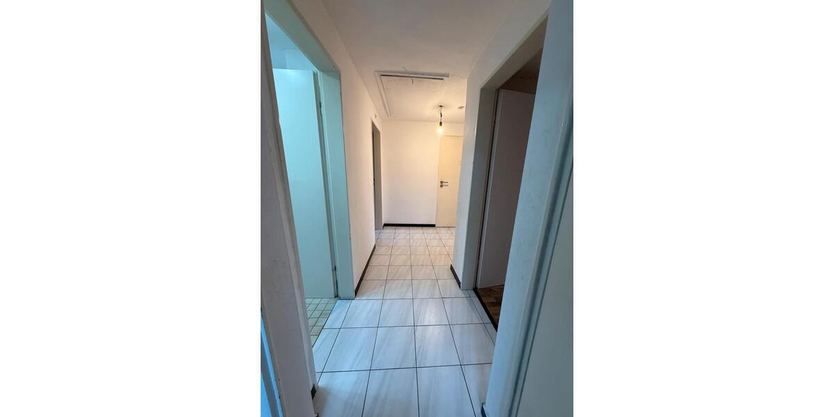 2,5 Zimmer Dachgeschosswohnung 65m2 mit Einbauküche & Geräte 2.5 zimmer