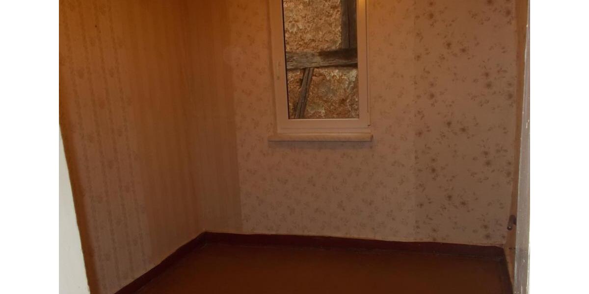 Reihenhaus Frankfurt am Main Niederrad - 10 Zimmer, 137 m&sup2;, 58.000&euro; | Angebot:16960480