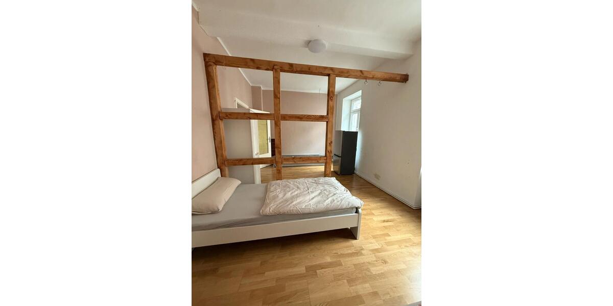 Etagenwohnung Frankfurt am Main Bornheim - 4 Zimmer, 100 m&sup2;, 900&euro; | Angebot:26102123