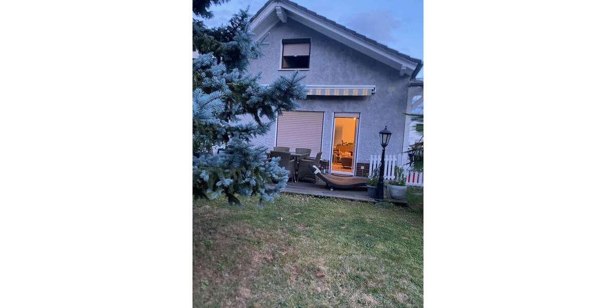 Haus zum Kaufen in Karben 1.150.000 € 280 m² 11 zimmer