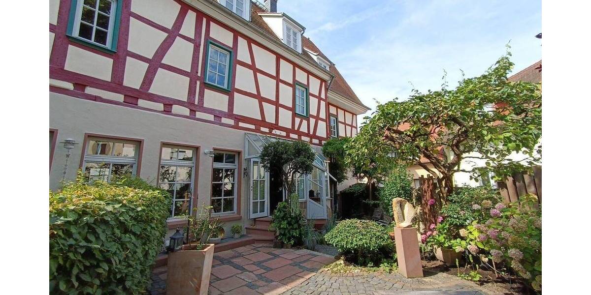 Doppelhaushälfte Babenhausen - 7 Zimmer, 240 m&sup2;, 695.000&euro; | Angebot:25779400