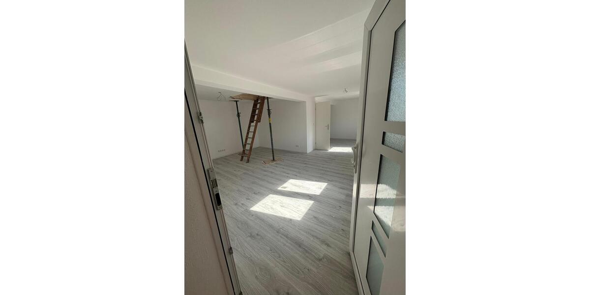 Helle-neu renovierte Wohnung in Nieder-Mockstadt ( Florstadt ) 4 zimmer