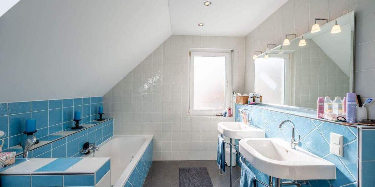 Einfamilienhaus Frankfurt am Main Harheim - 9 Zimmer, 259 m&sup2;, 1.250.000&euro; | Angebot:24834959