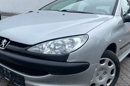 Peugeot 206 196.000 km 1.990 &euro; Rüsselsheim 65428