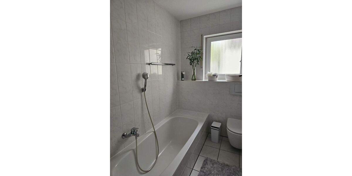 Provisionsfrei! Ruhige 3,5 Zimmer-ETW mit Balkon, Einbauküche, 2 Bädern, TG in gedämmter 8-MFH 3 zimmer