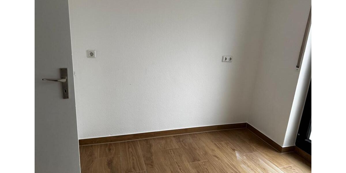 Dachgeschoßwohnung Darmstadt Bessungen - 4 Zimmer, 110 m&sup2;, 1.700&euro; | Angebot:24827367