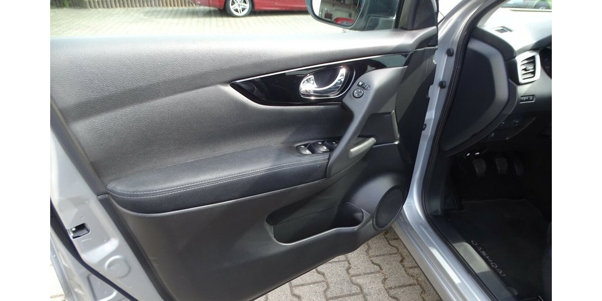 Nissan Qashqai N-Way Rückfahrkamera, Parksensoren, 33.922 km 15.890 &euro; Rodgau 63110