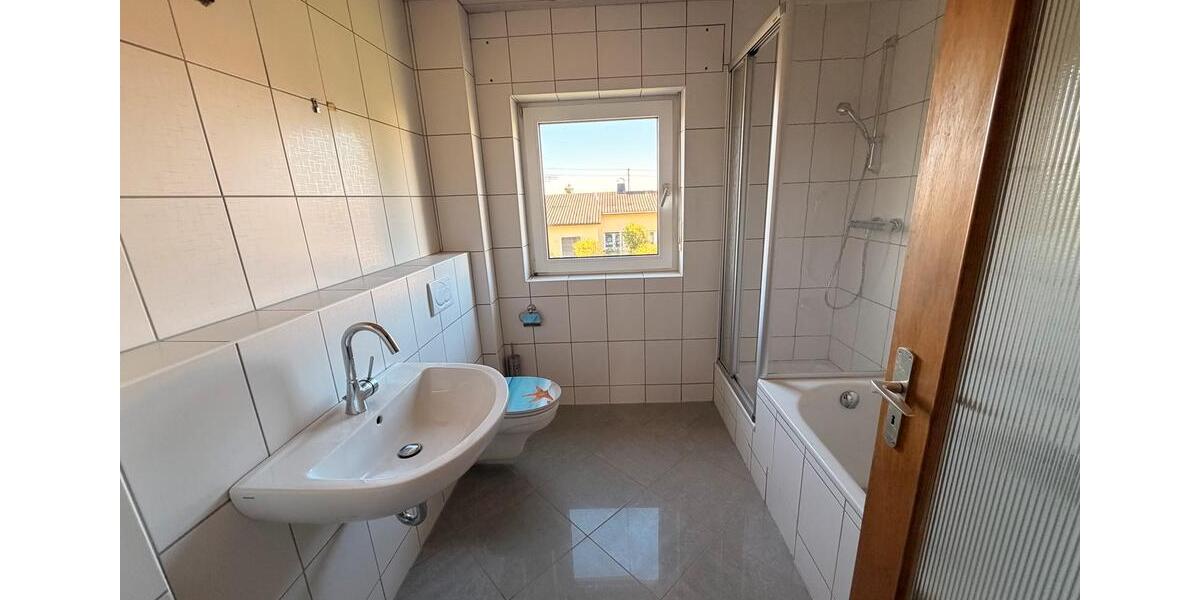 Erdgeschoßwohnung Wehrheim - 4 Zimmer, 110 m&sup2;, 1.800&euro; | Angebot:26400045