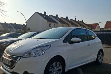 Peugeot 208 165.000 km 3.800 &euro; Kelsterbach 65451