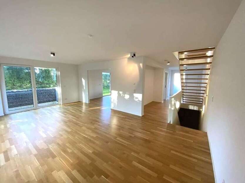 Haus zum Mieten in Sulzbach (Taunus) 4.100 € 251 m²
