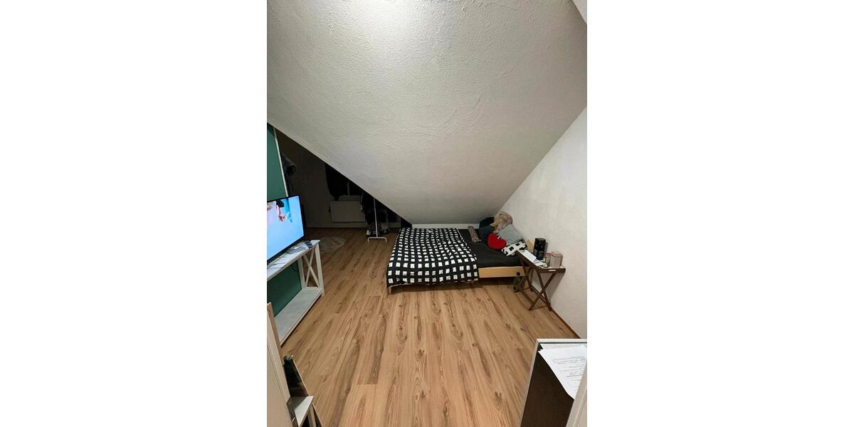 3 Zimmer Dachgeschoss Wohnung Fachwerkhaus 2.5 zimmer