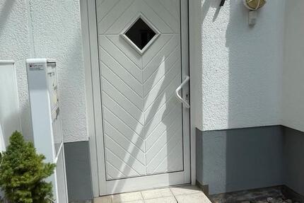 2 ZW mit EBK, Balkon und Terrasse sowie TG & Stellplatz zu verk.