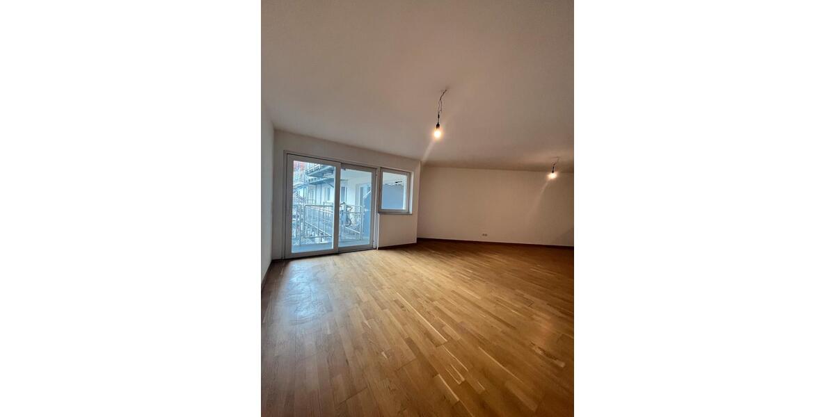 Etagenwohnung Frankfurt am Main Mitte-Nord - 2 Zimmer, 83 m&sup2;, 1.539&euro; | Angebot:26218407