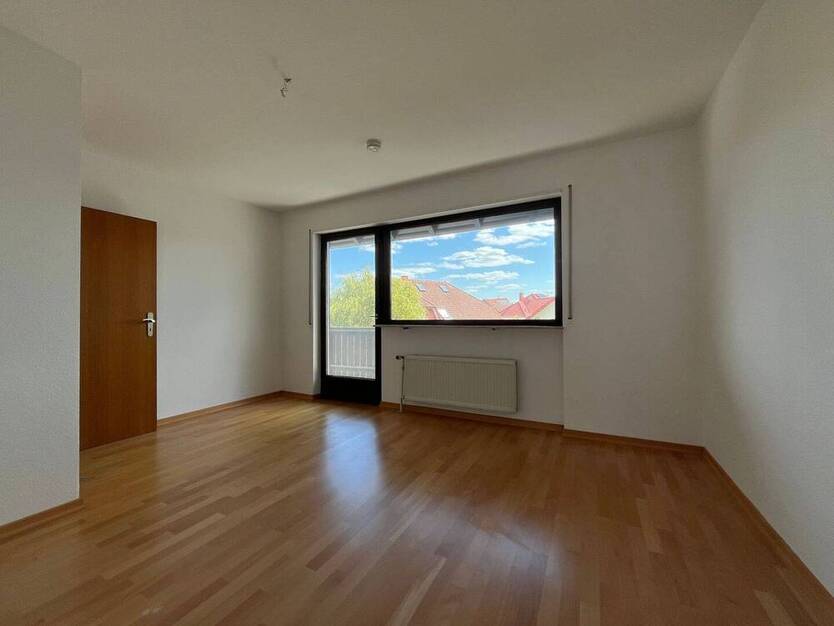 Geräumiges Reiheneckhaus - pflegeleichter Garten, Balkon, Sauna und Einbauküche