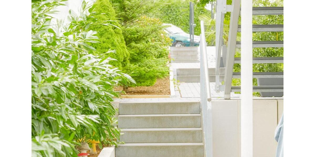 Voll möblierte 2-Zimmer-Luxuswohnung mit Garten & Außenstellplatz in Frankfurt-Preungesheim 2 zimmer