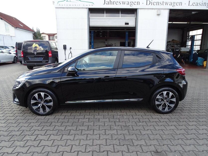 Renault Clio 1,0l Evolution Navi Rückfahrkamera, Einparkhi 31.015 km 12.990 € Rodgau 63110