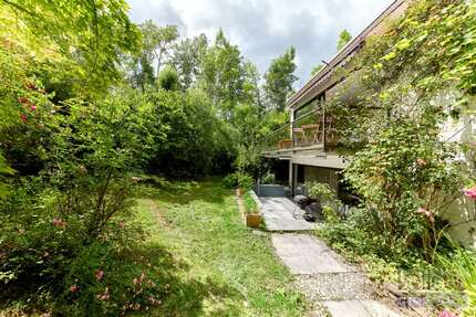 Haus zum Kaufen in Frankfurt am Main 1.389.000 € 366 m² 8 zimmer