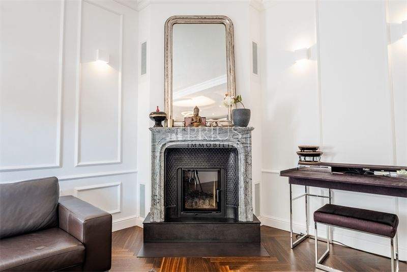 Wohnen wie ein König, Luxussanierte Altbau-Wohnung in TOP-Lage 2 zimmer