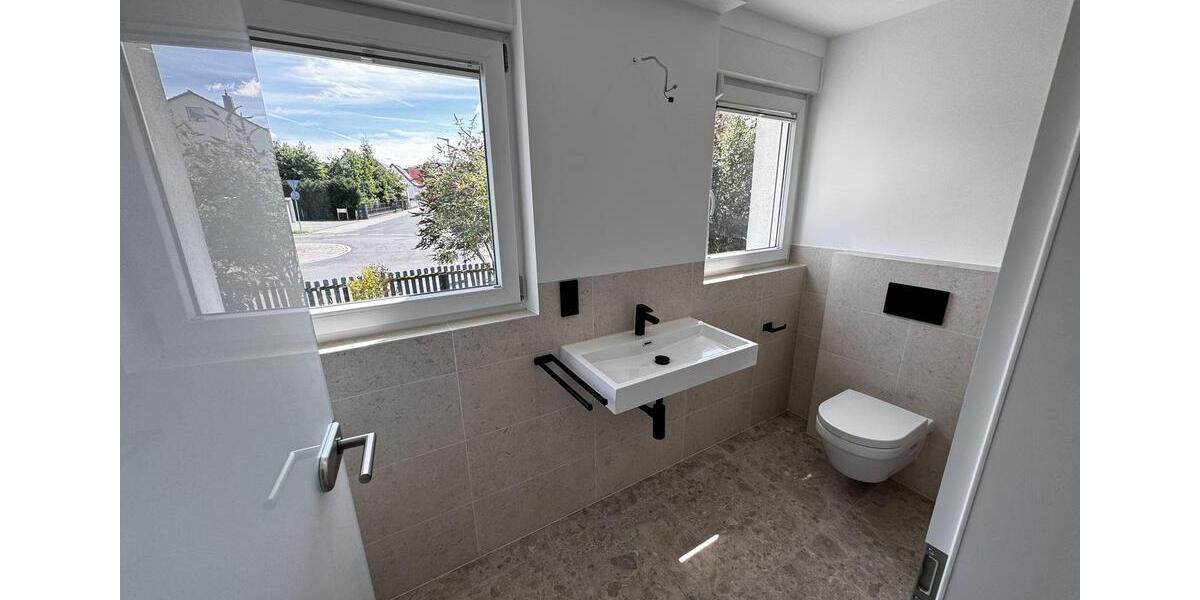Etagenwohnung Bruchköbel - 5 Zimmer, 160 m&sup2;, 2.240&euro; | Angebot:26170114
