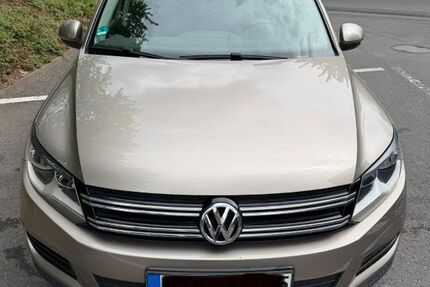 VW Tiguan 61.000 km 8.000 &euro; Schwalbach am Taunus 65824