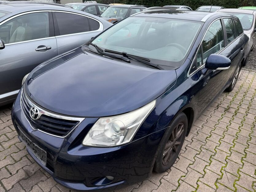 Toyota Avensis 305.179 km 2.500 € Darmstadt 64293