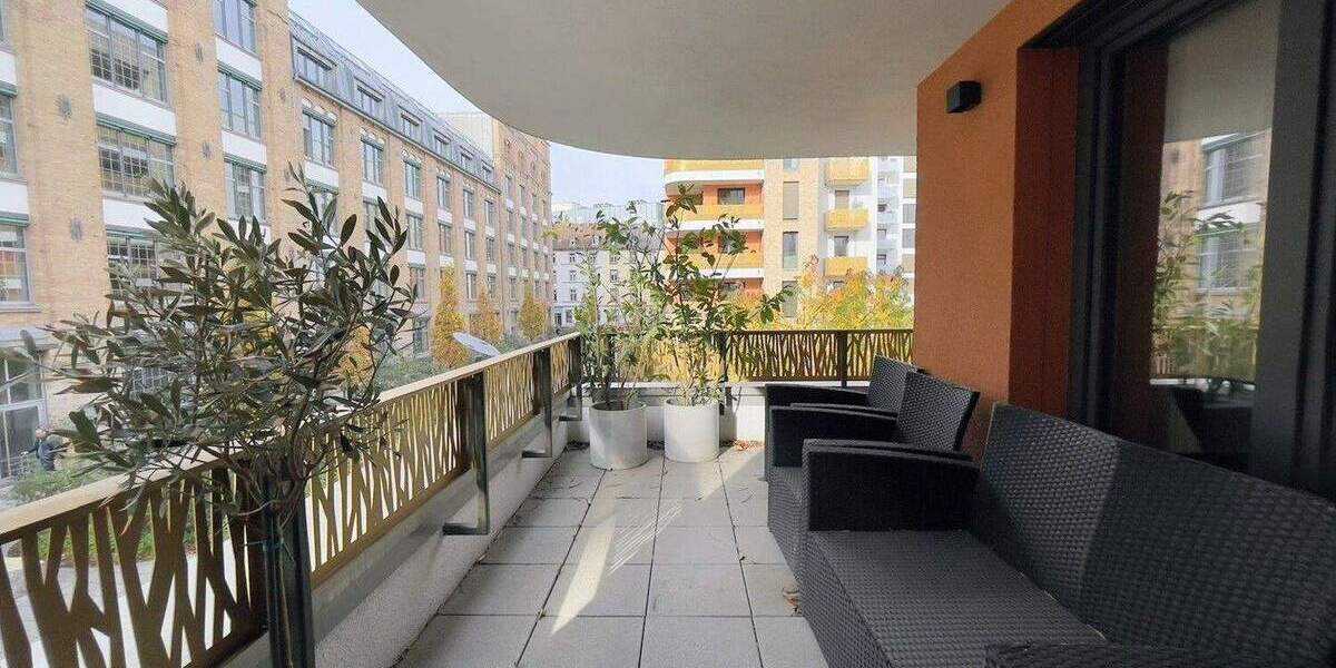 Moderne, lichtdurchflutete Drei-Zimmer-Wohnung mit Tiefgaragenstellplatz 3 zimmer