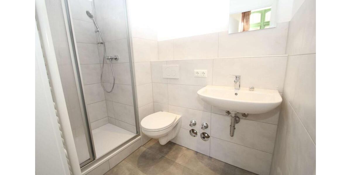 Möbliertes WG-Apartment mit eigenem Bad !!! Wohnen mitten im Leben, fußläufig zum Main 1 zimmer