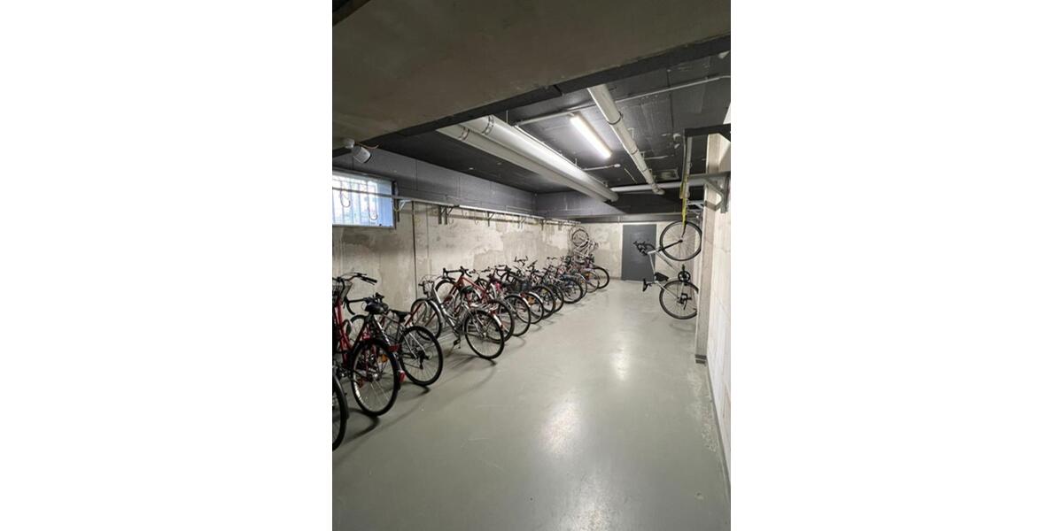 SONNIGES KOMFORT-WG-ZIMMER MIT SÜDBALKON AM ELLI-LUCHT-PARK 1 zimmer