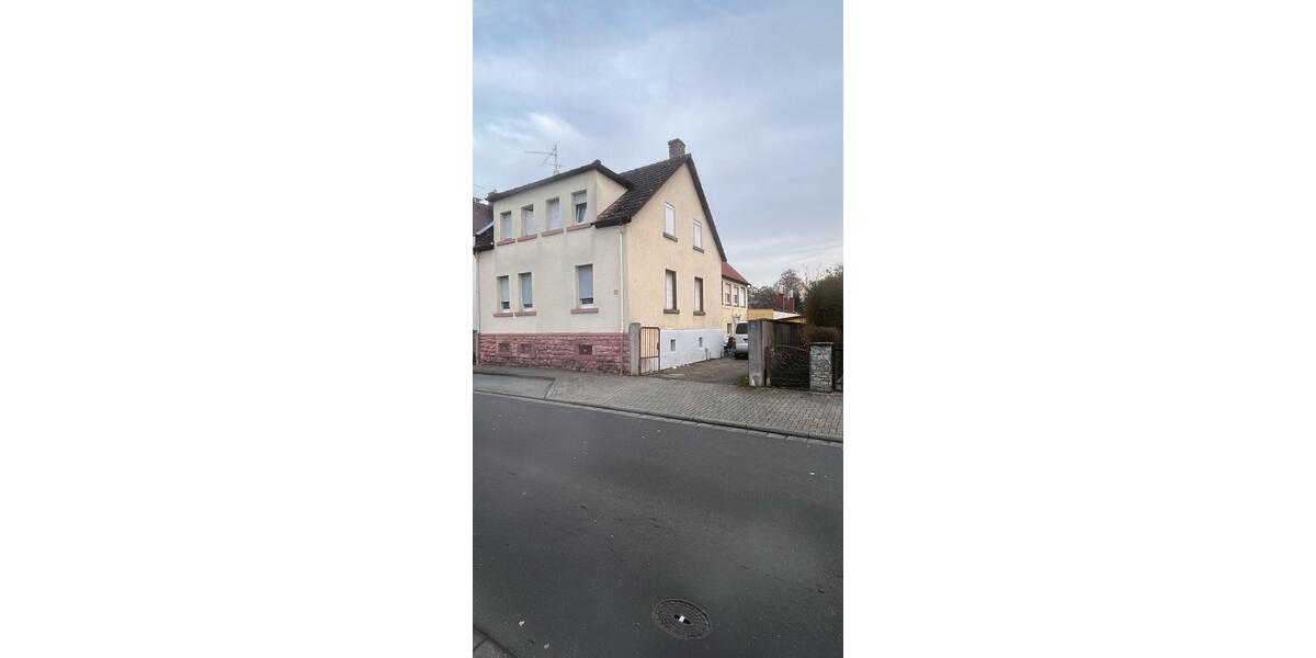 Mehrfamilienhaus 321 qm Sanierungsbedürftig 13 zimmer