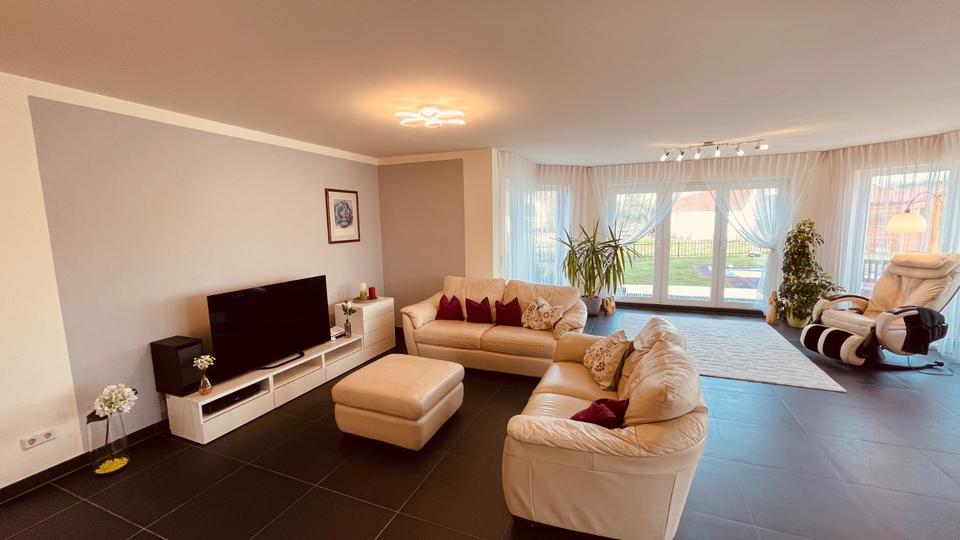 Exklusive 3-Zimmer Erdgeschosswohnung (141m²) mit großer Terrasse 3 zimmer