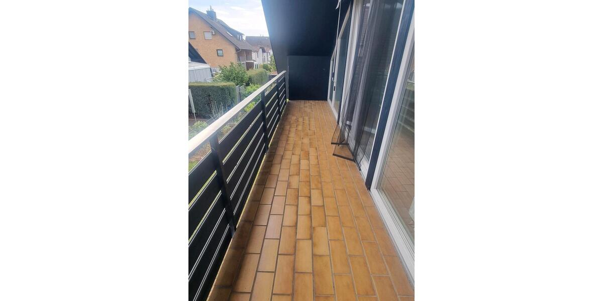 Dachgeschoßwohnung Erzhausen - 3 Zimmer, 68 m&sup2;, 930&euro; | Angebot:26413022