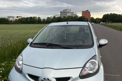 Toyota Aygo (X) 175.391 km 2.600 &euro; Frankfurt am Main 60488