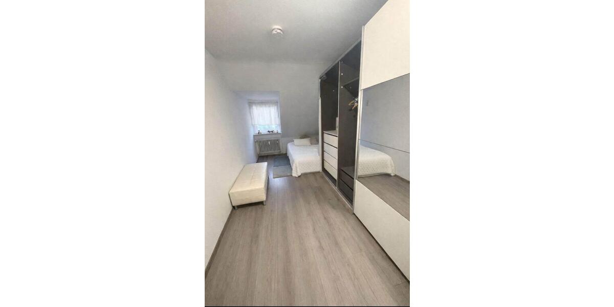 Dachgeschoßwohnung Frankfurt am Main Sachsenhausen - 1 Zimmer, 17 m&sup2;, 695&euro; | Angebot:25792466