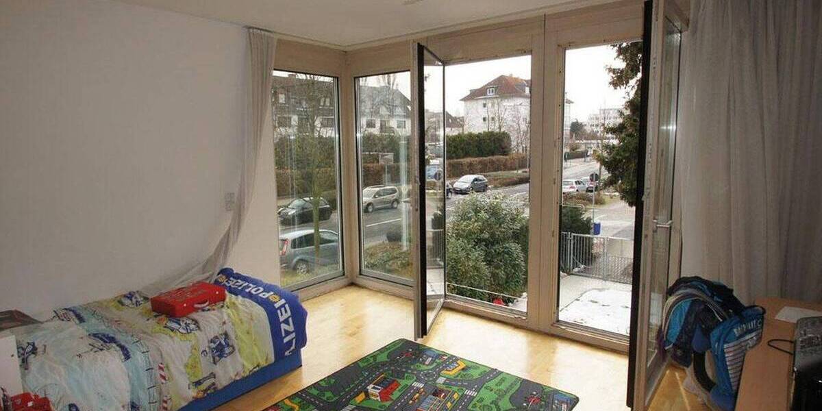 Etagenwohnung Frankfurt am Main Hausen - 4 Zimmer, 126 m&sup2;, 2.500&euro; | Angebot:26128326