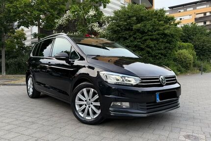 VW Touran 280.113 km 9.900 &euro; Frankfurt am Main 60486