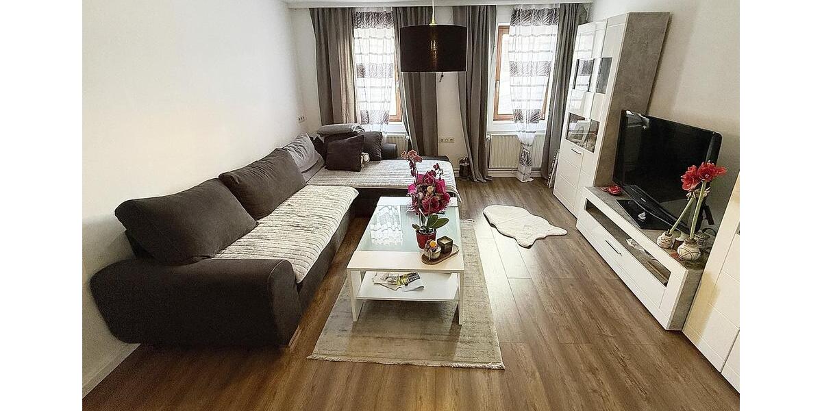Etagenwohnung Schöneck - 4 Zimmer, 140 m&sup2;, 1.150&euro; | Angebot:25713297