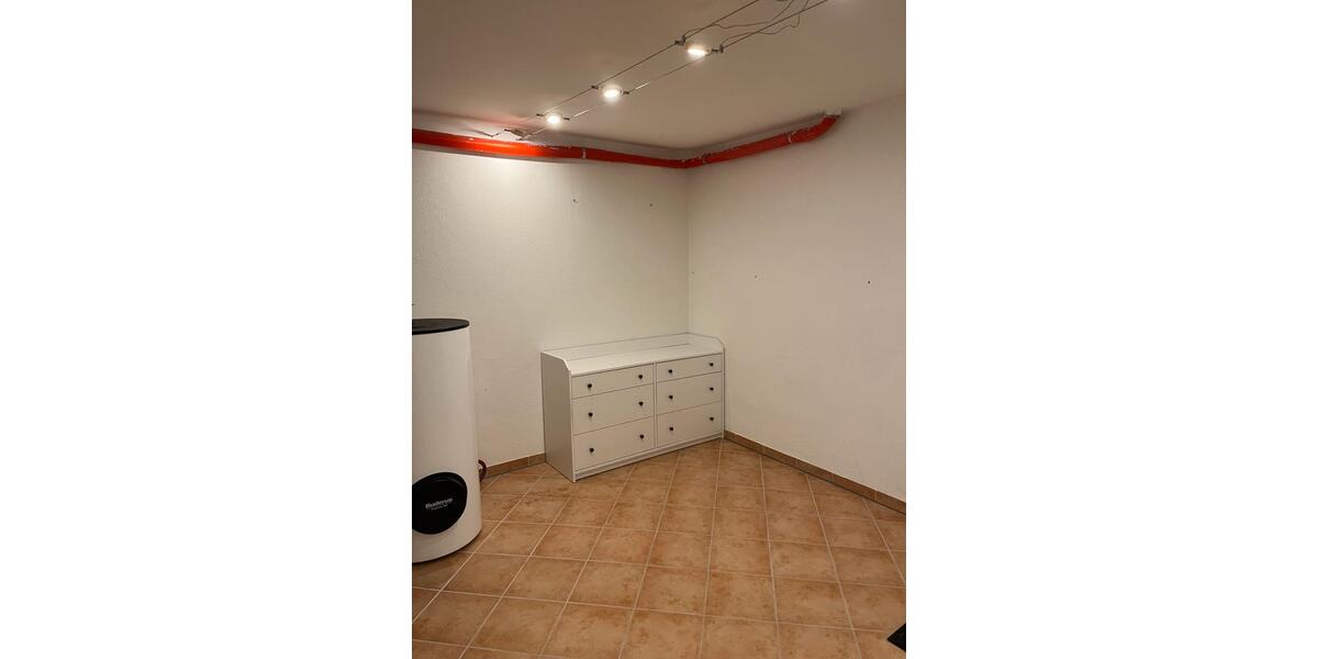 4-Zimmer Doppelhaushälfte mit EBK, Garage & Garten in HofheimTs. 4 zimmer