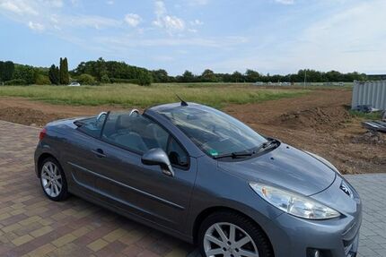 Peugeot 207 124.000 km 3.890 &euro; Bad Nauheim 61231