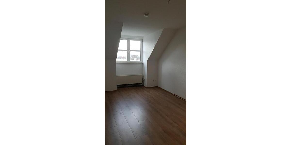Dachgeschoßwohnung Frankfurt am Main Niederrad - 2 Zimmer, 80 m&sup2;, 1.190&euro; | Angebot:25149408