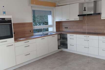 Haus Oberursel - 8 Zimmer, 250 m&sup2;, 4.500&euro; | Angebot:25810057