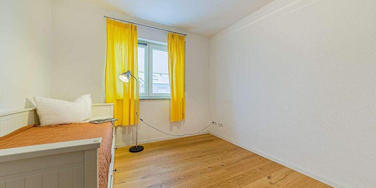 Etagenwohnung Frankfurt am Main Nied - 4 Zimmer, 110 m&sup2;, 2.450&euro; | Angebot:25727283