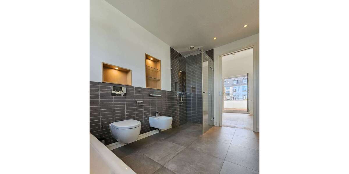 Haus zum Kaufen in Frankfurt 2.050.000 € 225 m² 6 zimmer