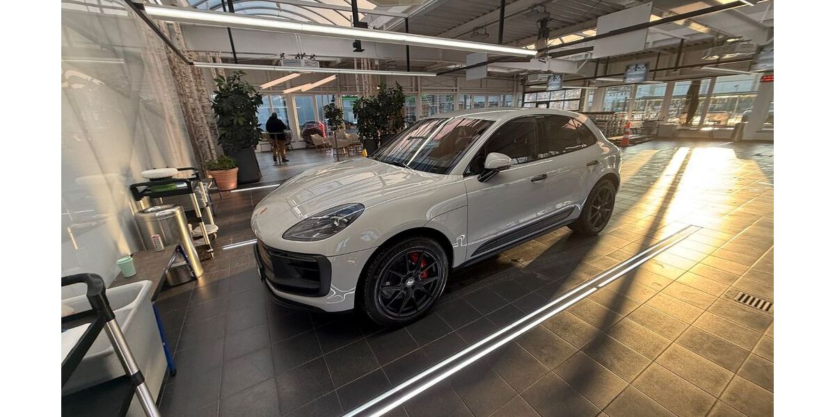 Porsche Macan 52.500 km 84.600 &euro; Frankfurt am Main 60322