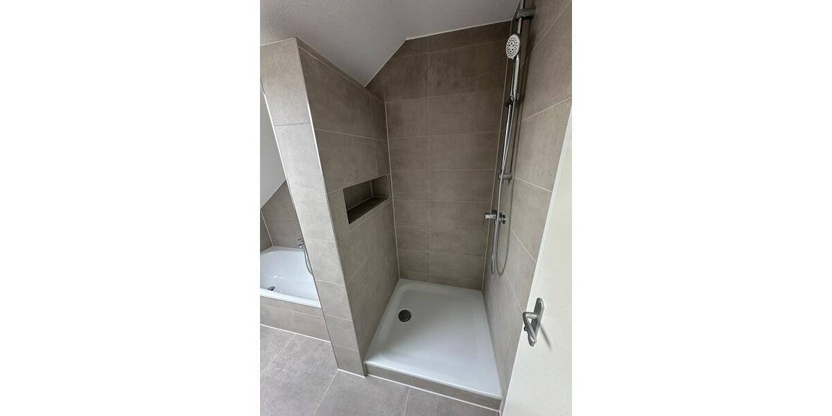 Dachgeschoßwohnung Rüsselsheim am Main - 2 Zimmer, 69 m&sup2;, 1.220&euro; | Angebot:25512349