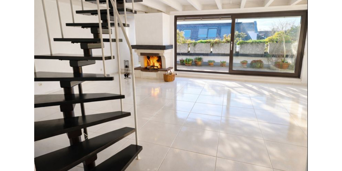 Helle 3-Zimmer Maisonette-Wohnung mit Dachterrasse und Kamin 3 zimmer