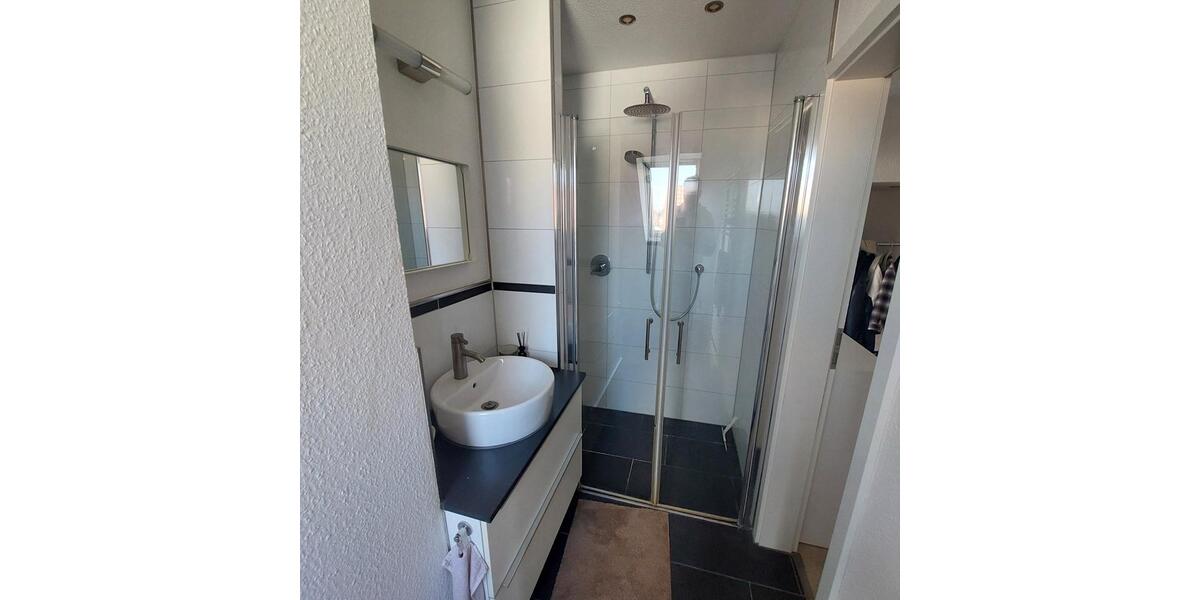 Dachgeschoßwohnung Frankfurt am Main Schwanheim - 2.5 Zimmer, 73 m&sup2;, 925&euro; | Angebot:26052018