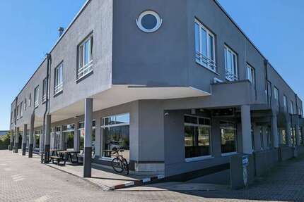 Einzelhandel in Bruchköbel 4.200 € 300 m² zimmer